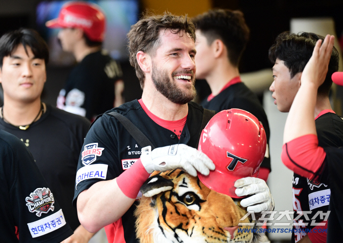 It's the first home run for a foreign hitter in 531 days? The only foreign hitter playing in the first team had a total of 19 hits, but still, Hanshin  recorded a new championship record in the shortest time