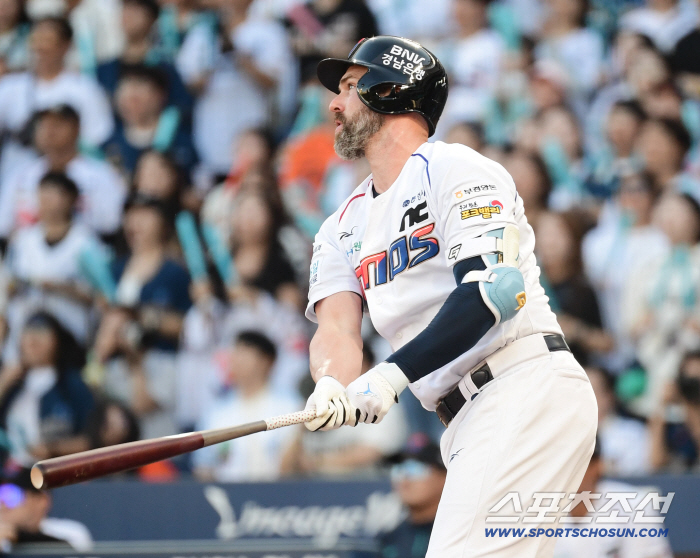 It's the first home run for a foreign hitter in 531 days? The only foreign hitter playing in the first team had a total of 19 hits, but still, Hanshin  recorded a new championship record in the shortest time