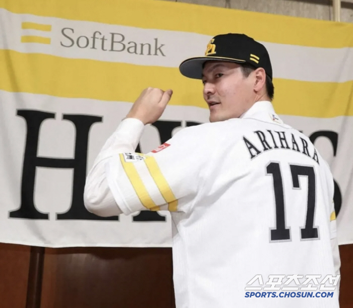 Murakami, the home run king, ranked No. 1 in annual salary of 5.6 billion won, and hit a super-special pitch, but why only one pitcher in the top 10 left for the U.S. 