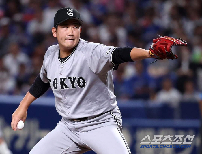 Murakami, the home run king, ranked No. 1 in annual salary of 5.6 billion won, and hit a super-special pitch, but why only one pitcher in the top 10 left for the U.S. 