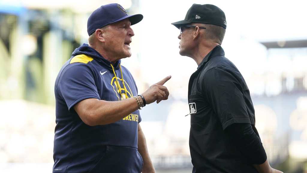 Brewers manager Pat Murphy ejected, Brewers lose to Phillies