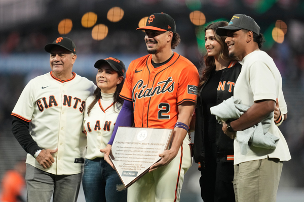 Lee Jung-hoo and the outfield are coming in after the game. Photo = Courtesy of Kelley L Cox-Imagn Images= Yonhap News