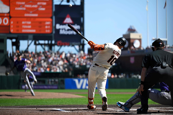 Casey Schmidt turned the game around with a three-run home run. Photo = Getty Images/AFP= Courtesy of Yonhap News
