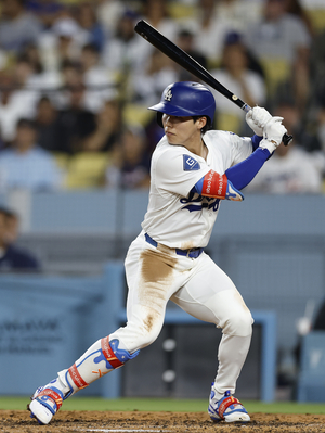 Dodgers' Kim Hye-seong homers in regular-season finale