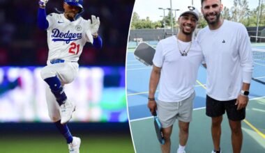 J.D. Martinez visits Mookie Betts as Dodgers star turns around season