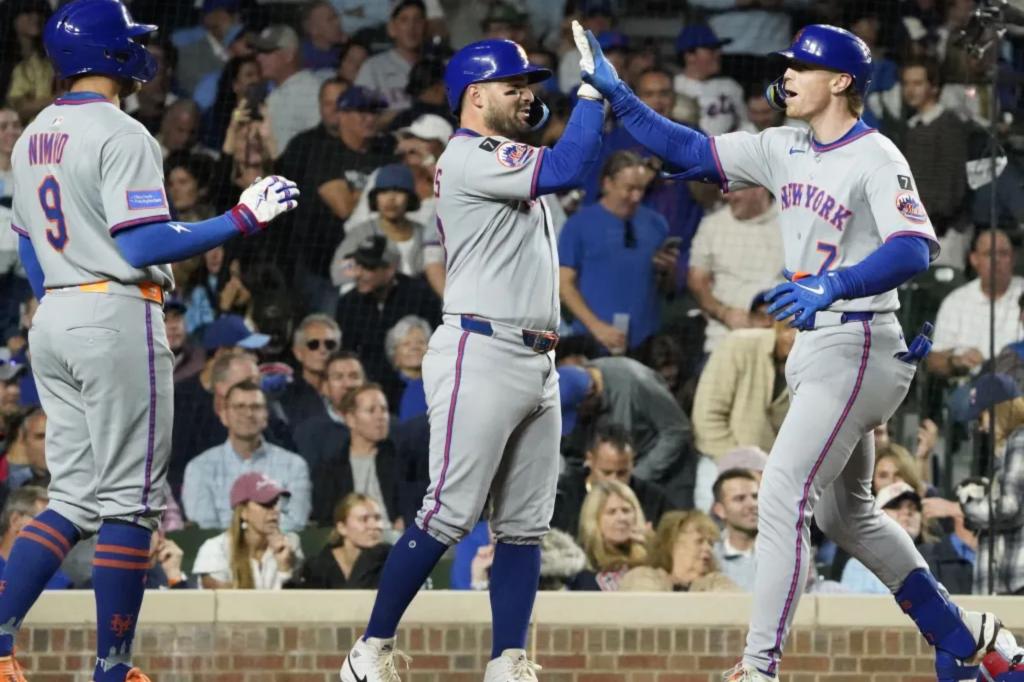 Mets top Cubs to maintain slim lead in battle for final NL wild-card spot