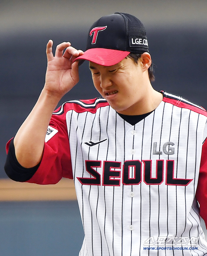 3 runs in the 1st inning. LIM CHAN GUE is disappointed