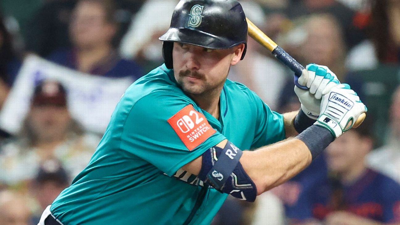 Mariners C Cal Raleigh launches MLB-leading 58th home run