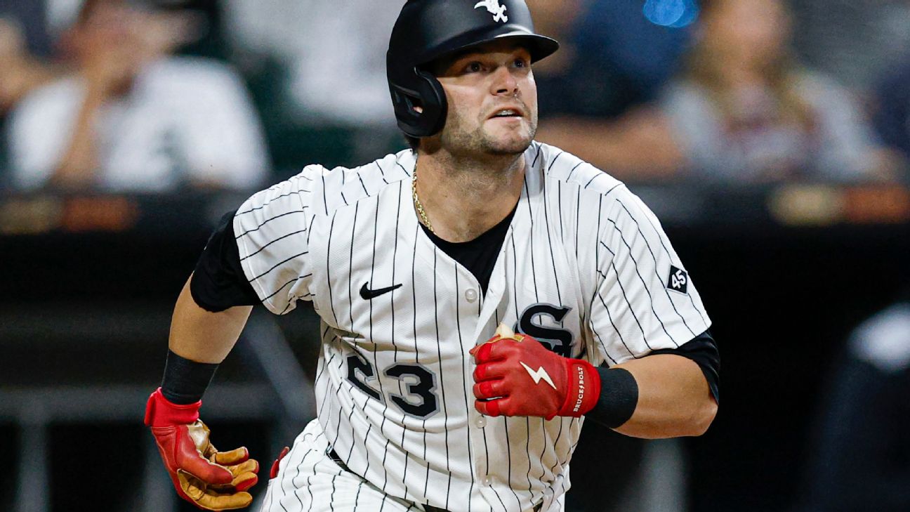 Chicago White Sox place OF Andrew Benintendi on injured list