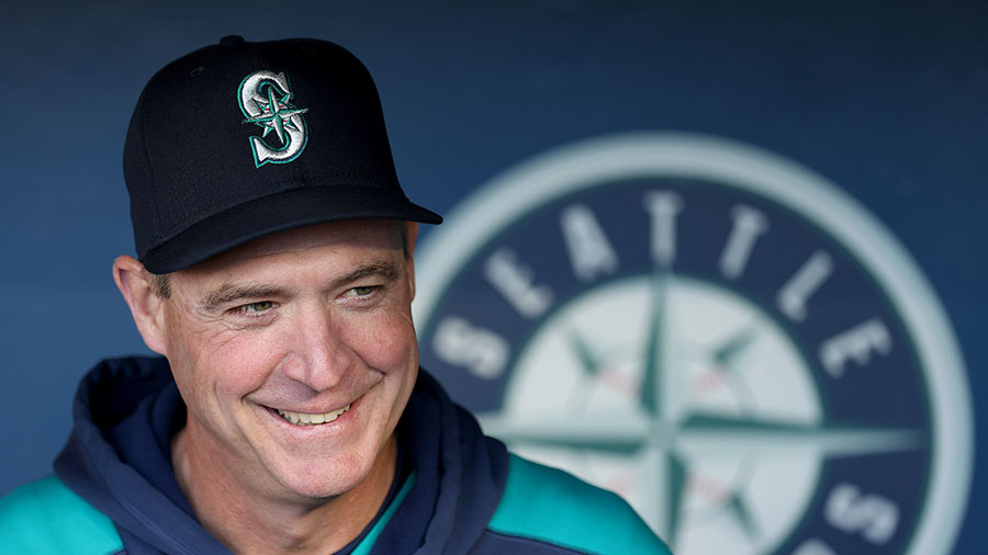 Seattle Mariners replay challenge Dan Wilson...