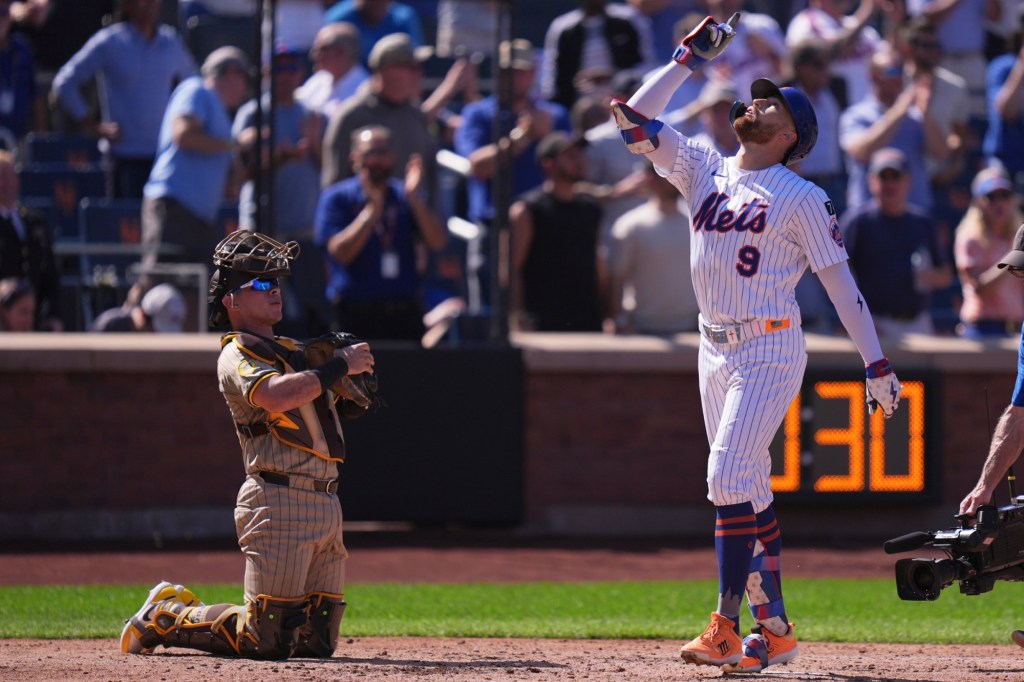 More home runs lift Mets to series victory over Padres