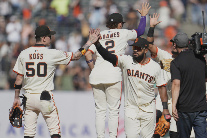 There are still 2% left. Lee Jung-hoo and the San Francisco Giants aim for a miracle to advance to the postseason