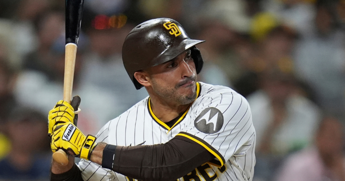 Padres outfielder Laureano to miss first round of playoffs with broken finger