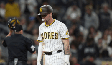 Stephenson hits tie-breaking 2-run home run in 9th to push Reds past Padres 4-2