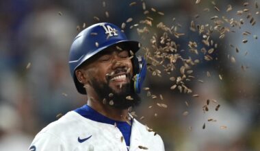 Dodgers open 2-game lead in NL West with 7-2 win over Rockies