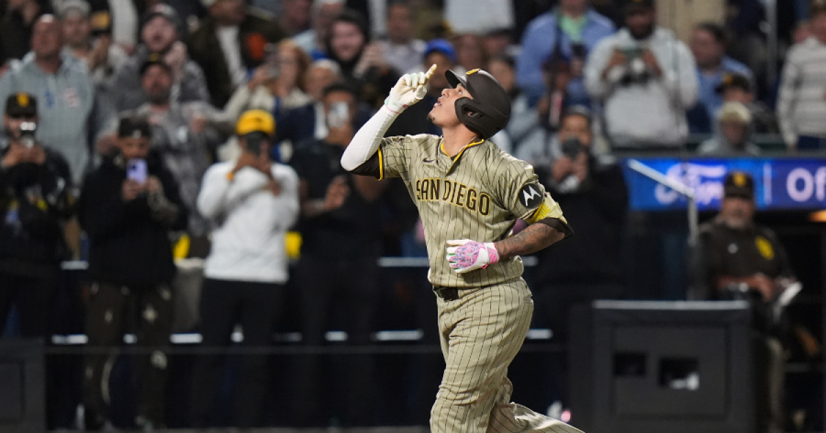 Machado's 14th career grand slam powers Padres past Mets 7-4