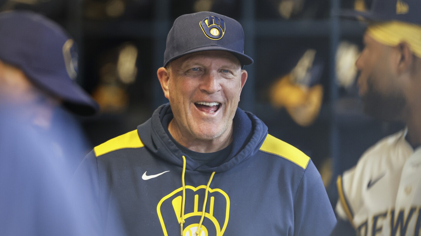 Milwaukee Brewers become first MLB team to clinch playoff spot this season