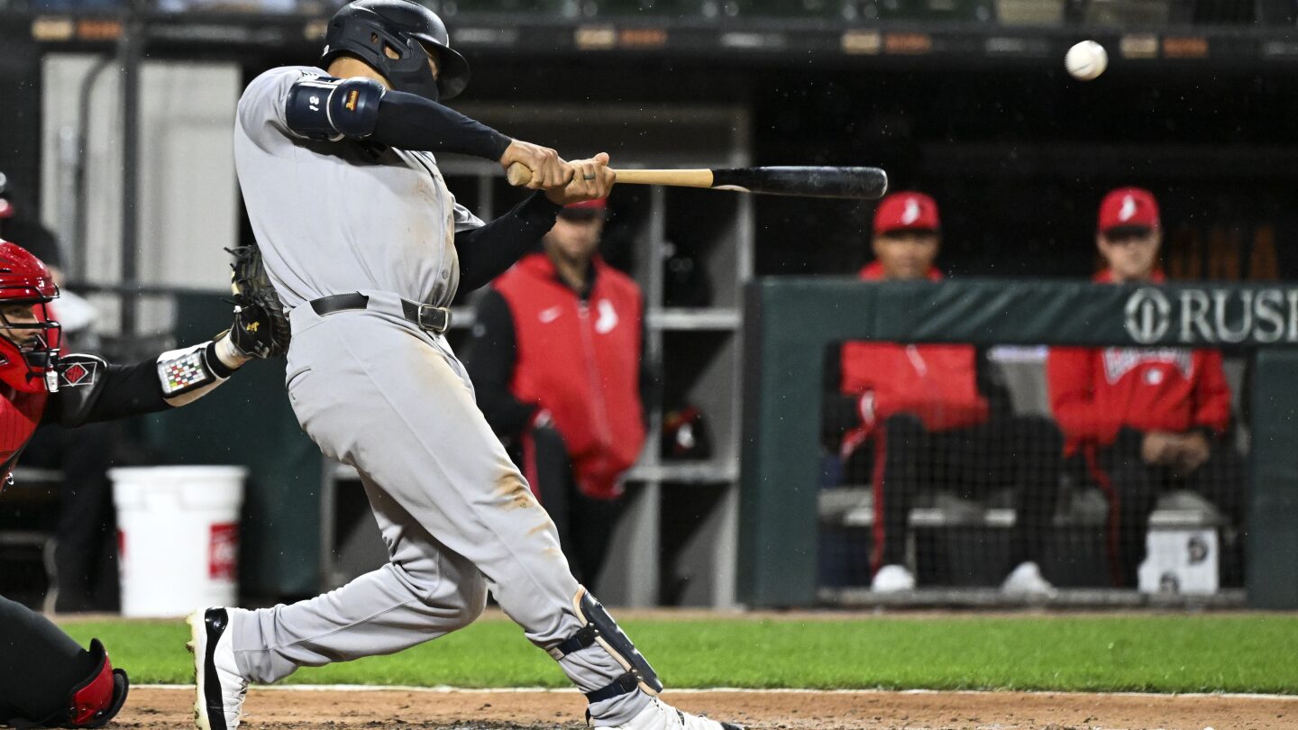 Yankees beat the White Sox 10-2 for their season-high 6th consecutive win