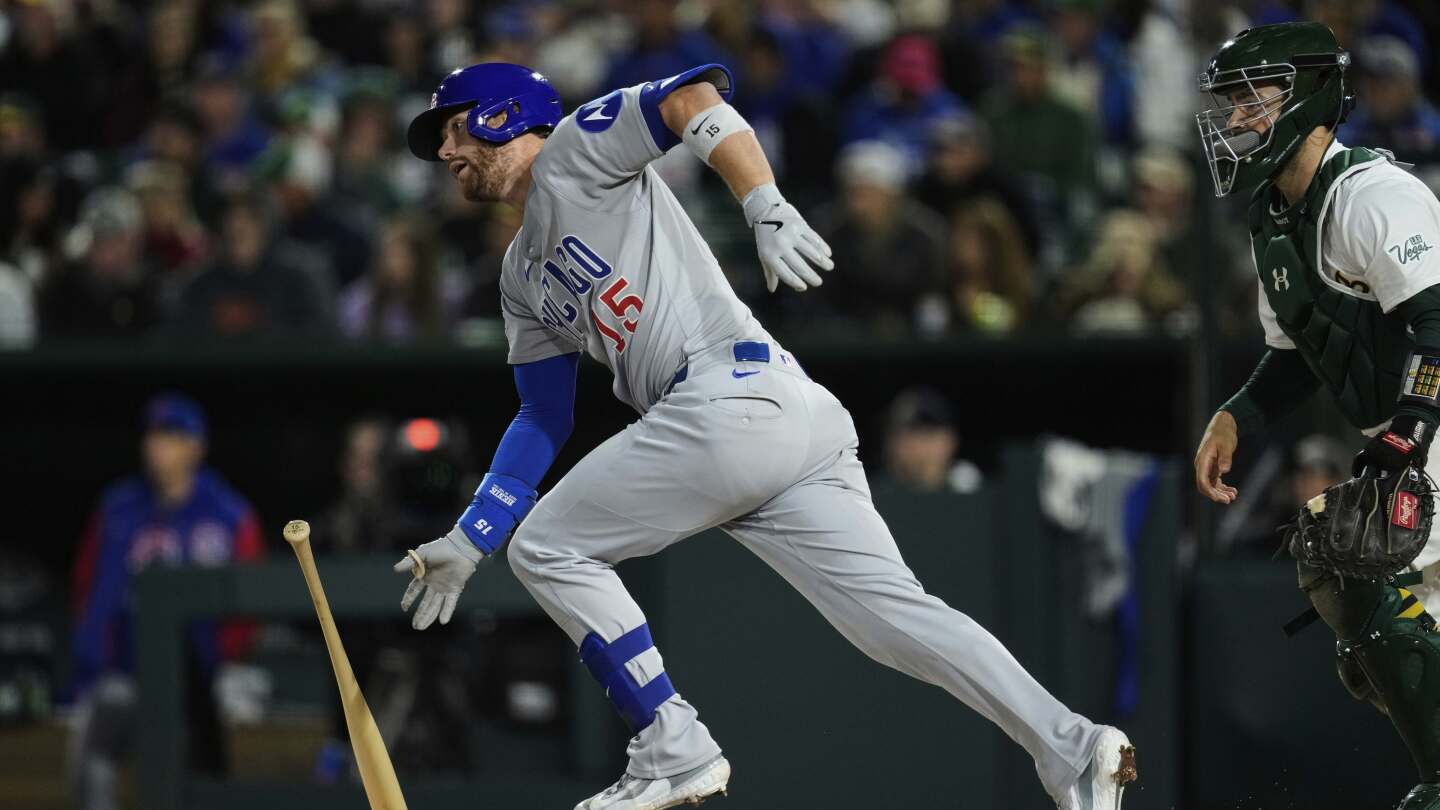 Carson Kelly becomes 1st Cubs player to hit for the cycle in 32 years