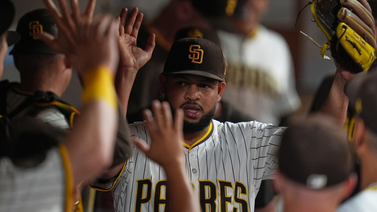 Ryan O'Hearn's grand slam powers San Diego past Milwaukee Brewers 7-0