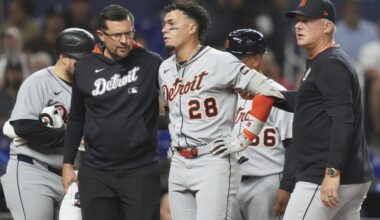 Tigers' Javier Báez leaves game against Marlins after foul tip strikes near his left eye
