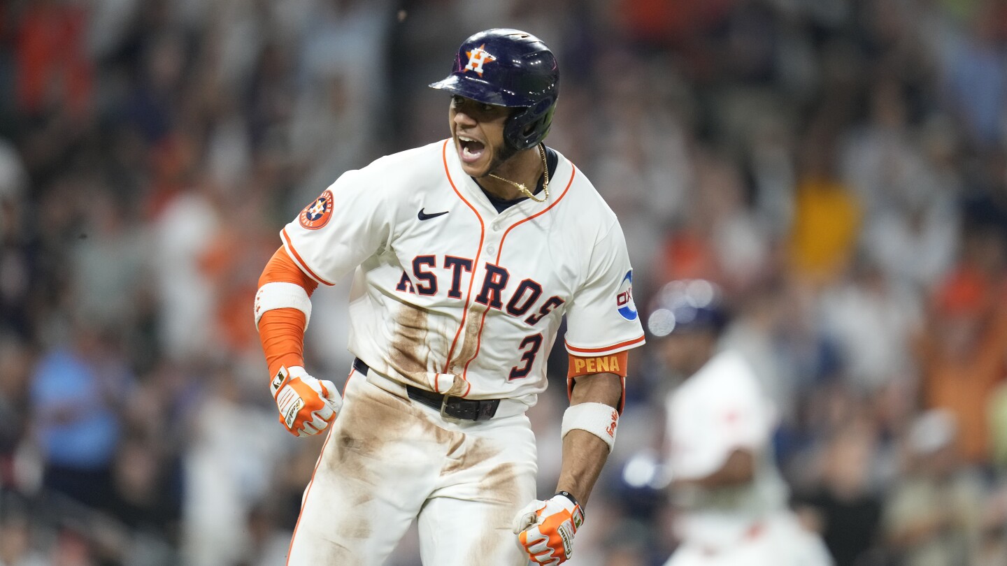 Astros walk their way to 8-7 comeback win over Yankees