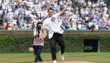 Rizzo retires with the Cubs, nearly catches homer in Wrigley bleachers