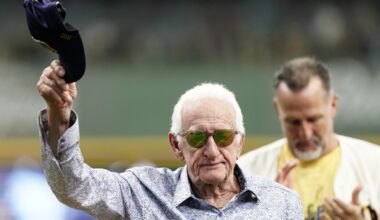 'Mr. Baseball' Bob Uecker, Brewers announcer, dies at 90