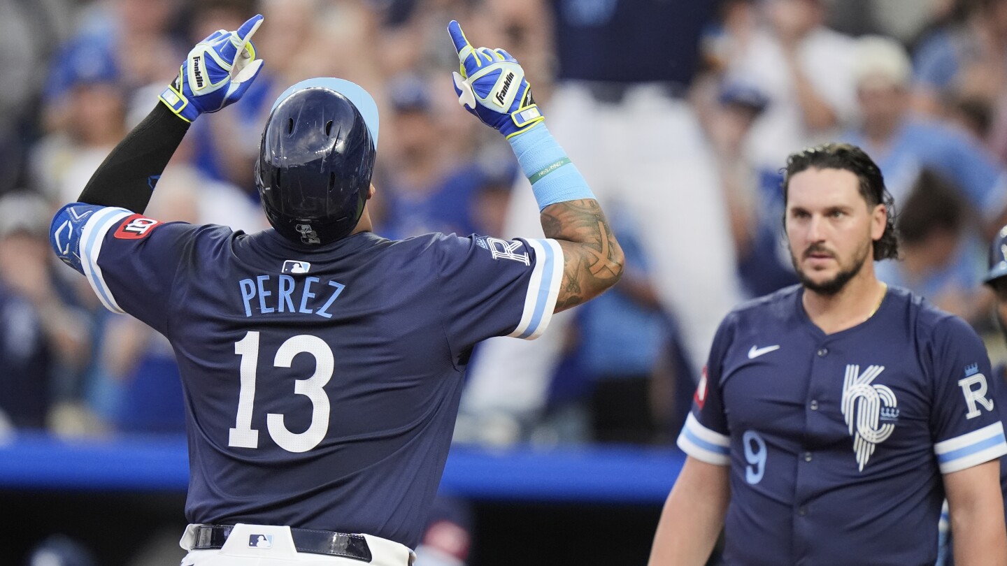 Perez hits 3-run HR in 7-run 1st inning as Royals rough up Scherzer in 20-1 win over Blue Jays