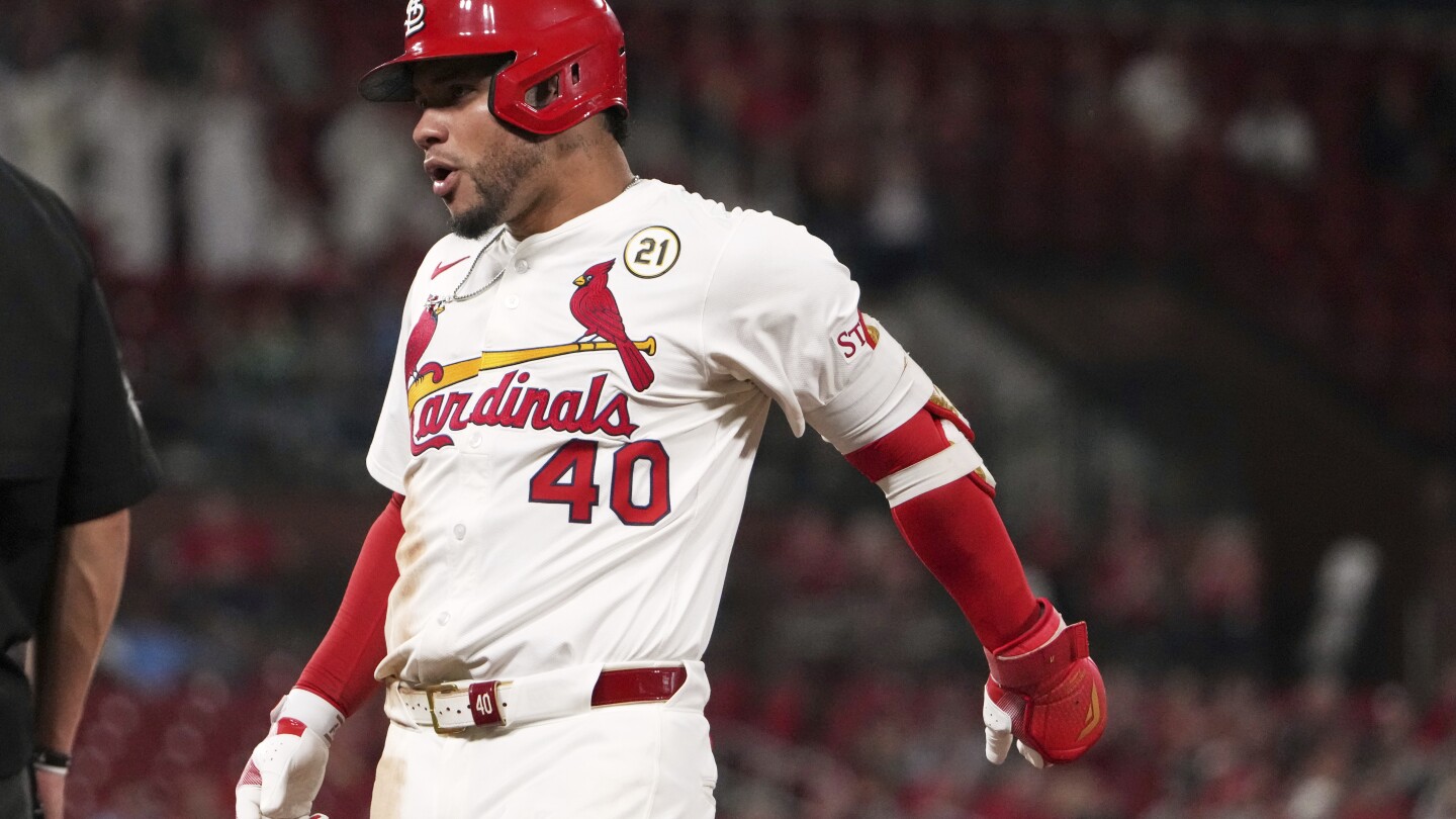 Cardinals place first baseman Willson Contreras on the 10-day IL with a shoulder strain