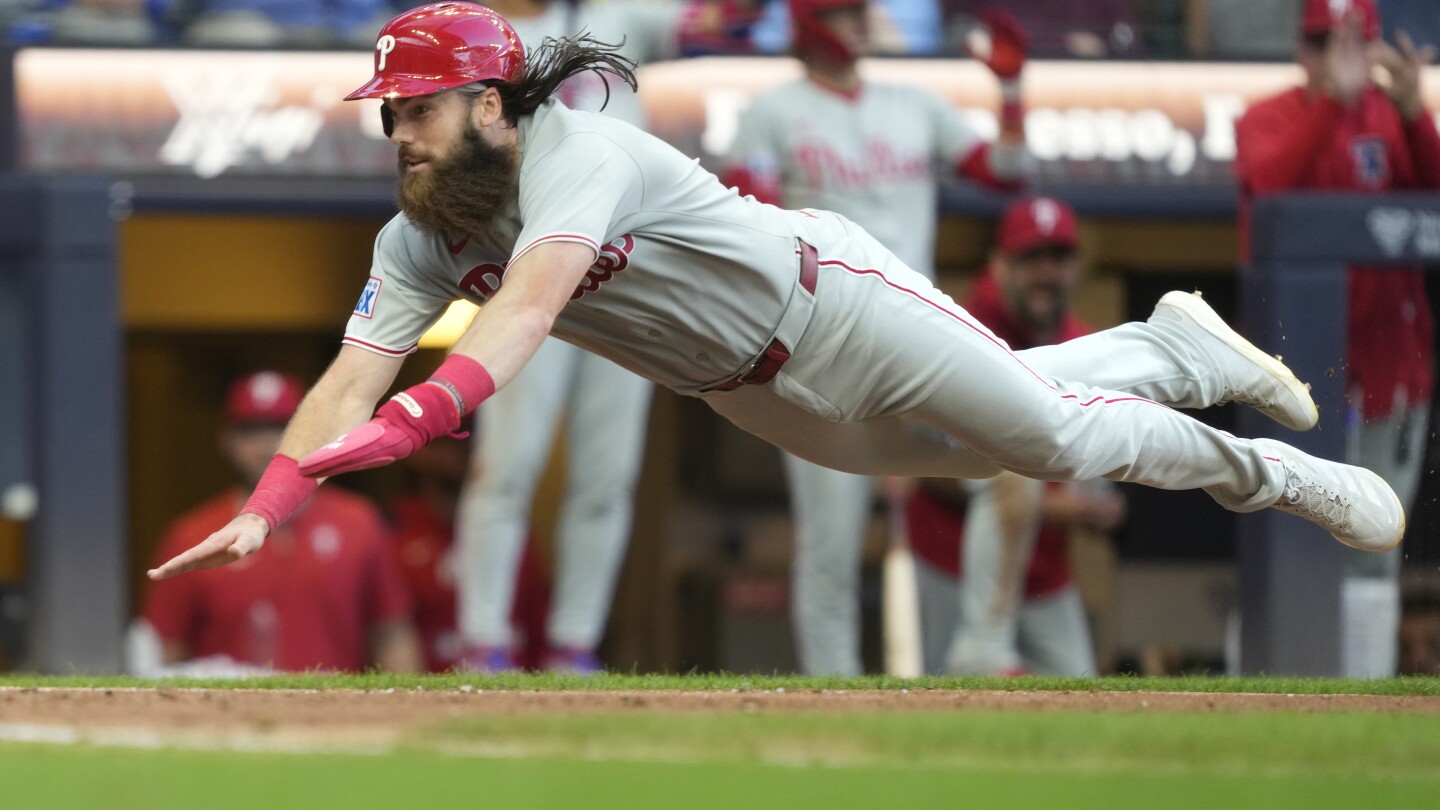 Phillies rally for 10-8 victory in Milwaukee as Brewers manager Pat Murphy gets ejected