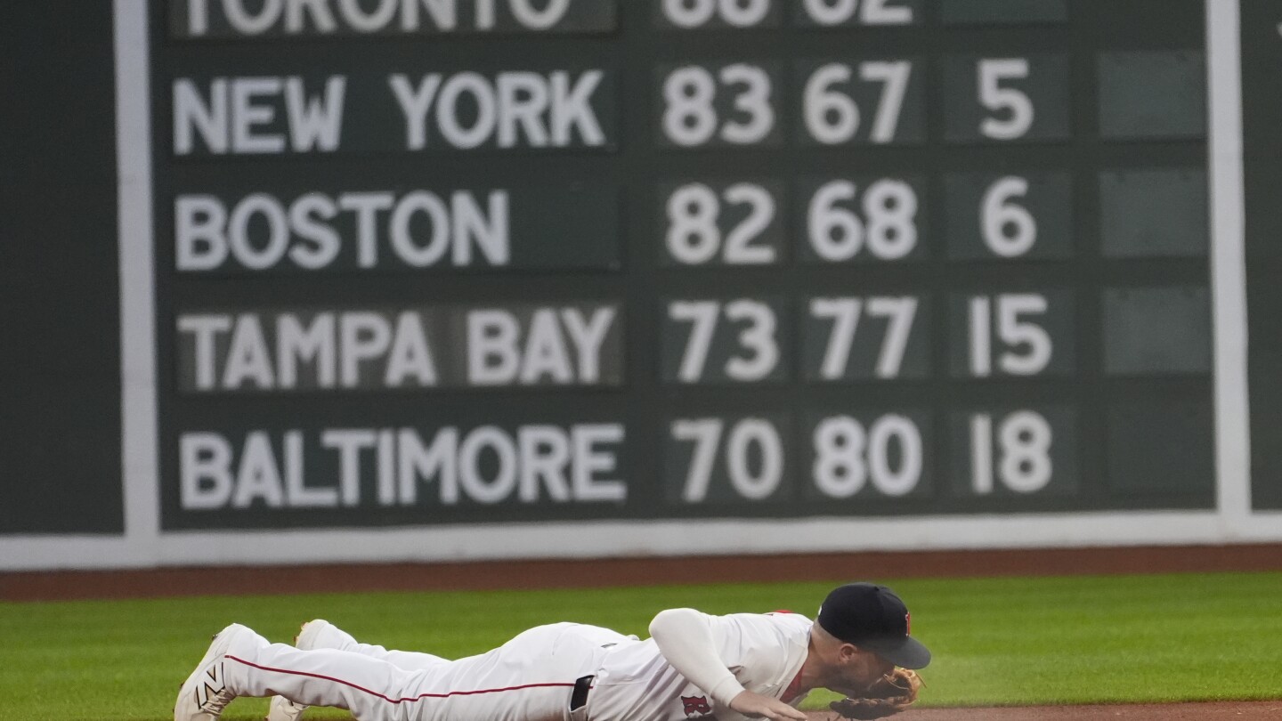 Red Sox lose to Athletics, tighten AL playoff race