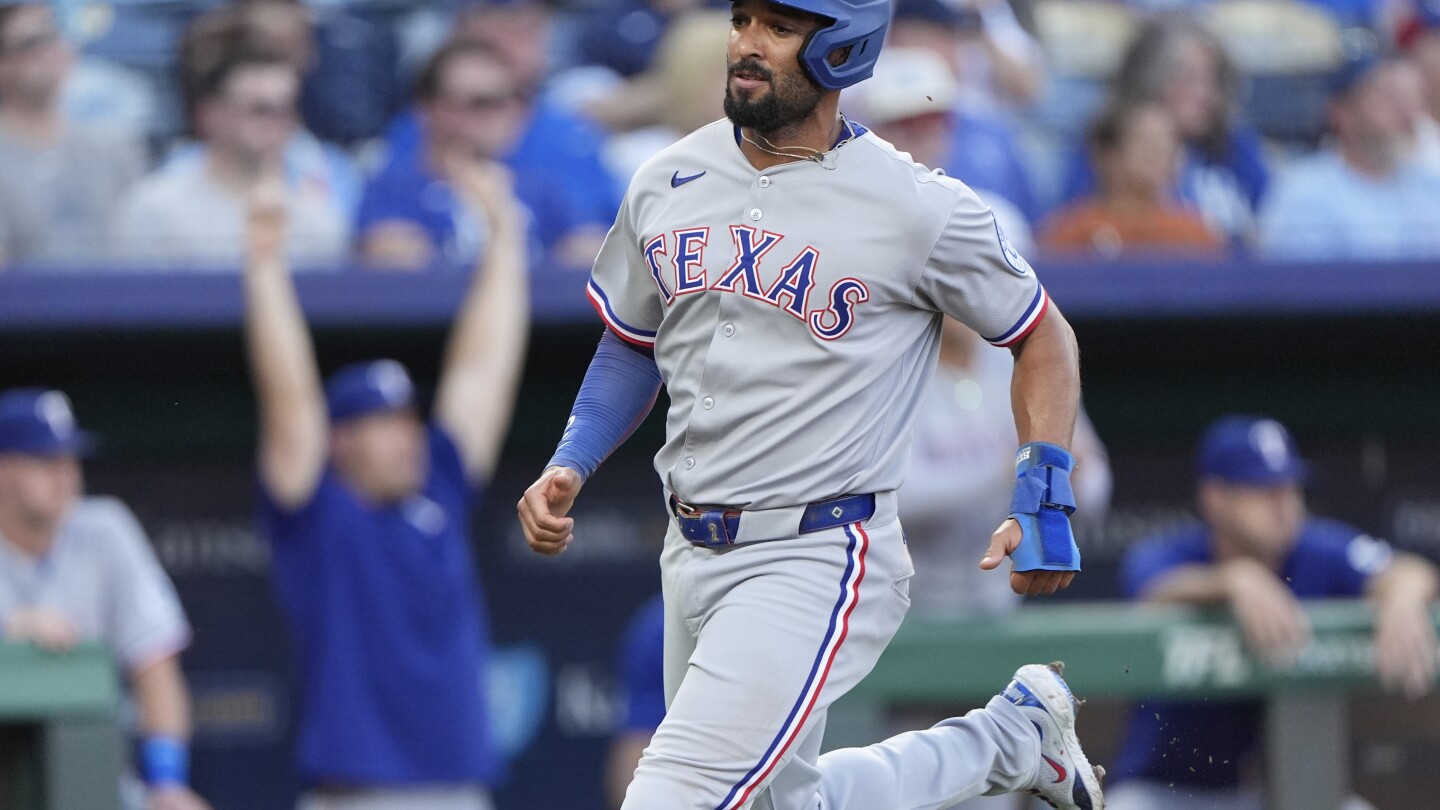 Rangers' Marcus Semien hopes to play again this season after foot injury