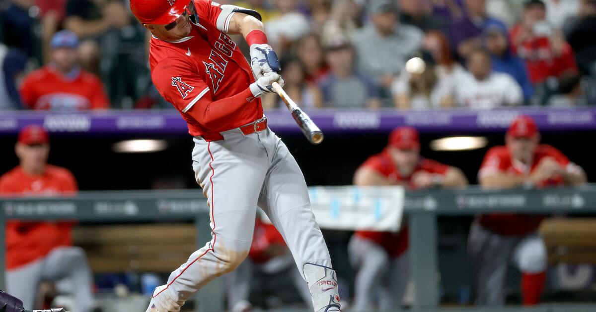 Fan gives back Mike Trout's 400th homer in a very cool exchange