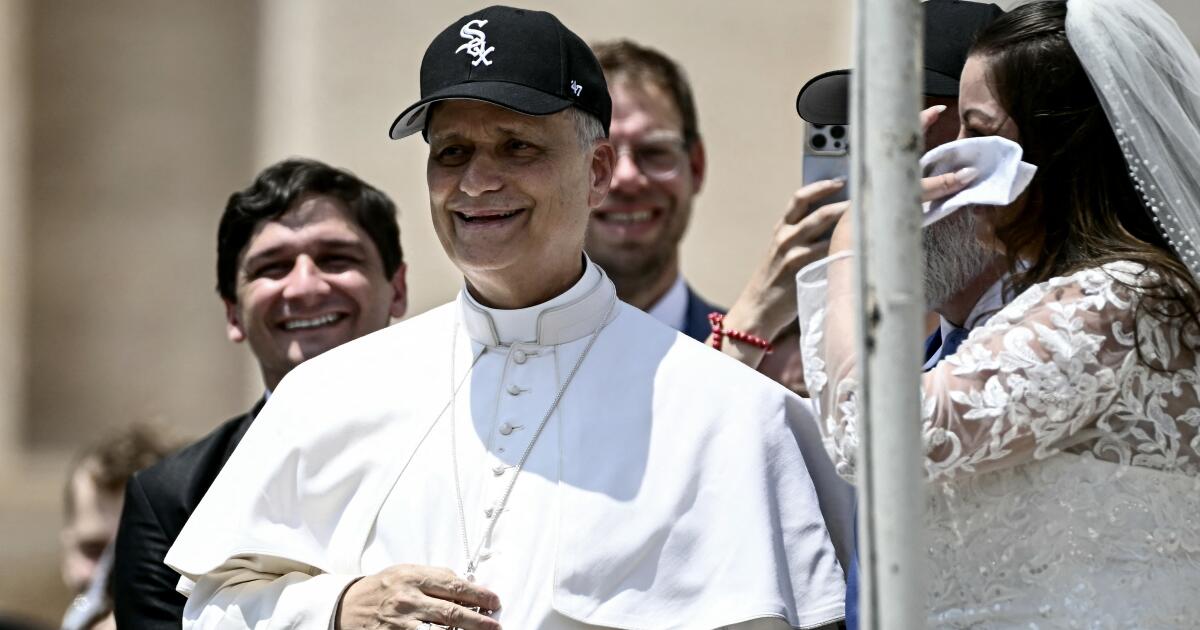 A White Sox cap at the Vatican? Chicago's Pope Leo XIV is a fan