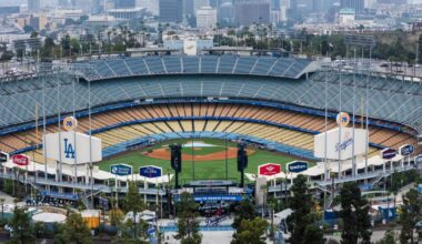 MLB app ticket issues cause delays for fans entering Dodger Stadium