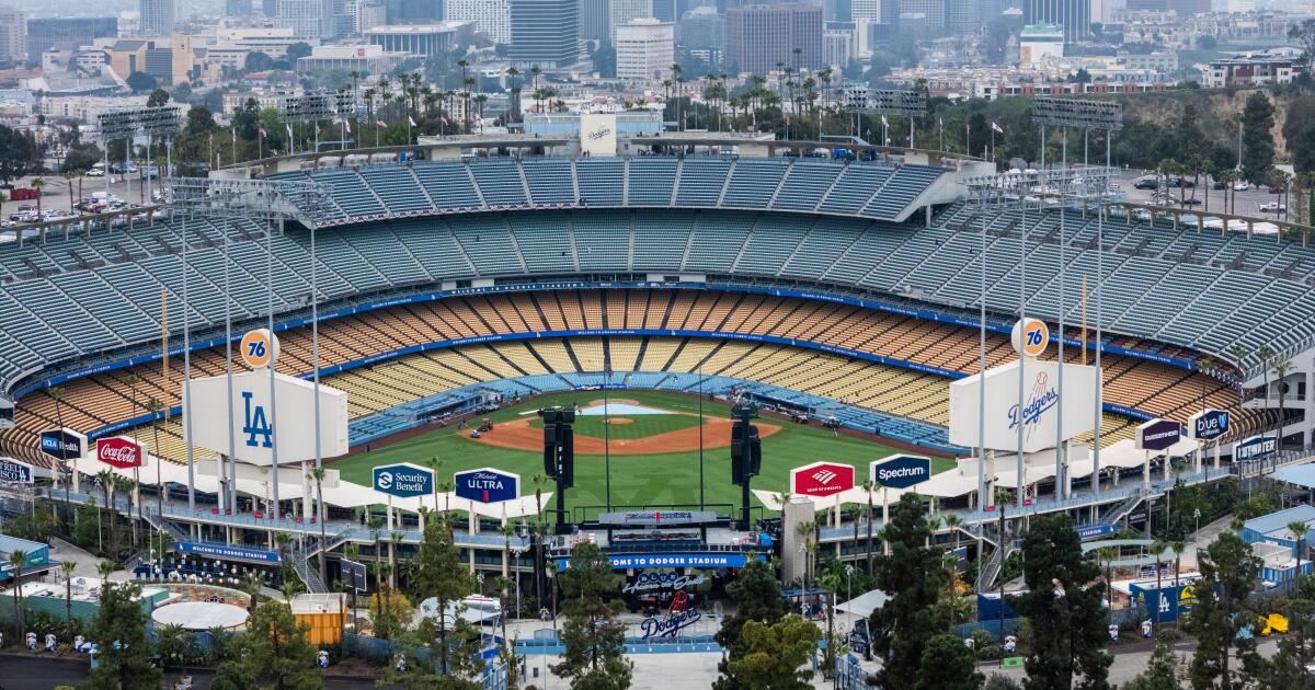 MLB app ticket issues cause delays for fans entering Dodger Stadium
