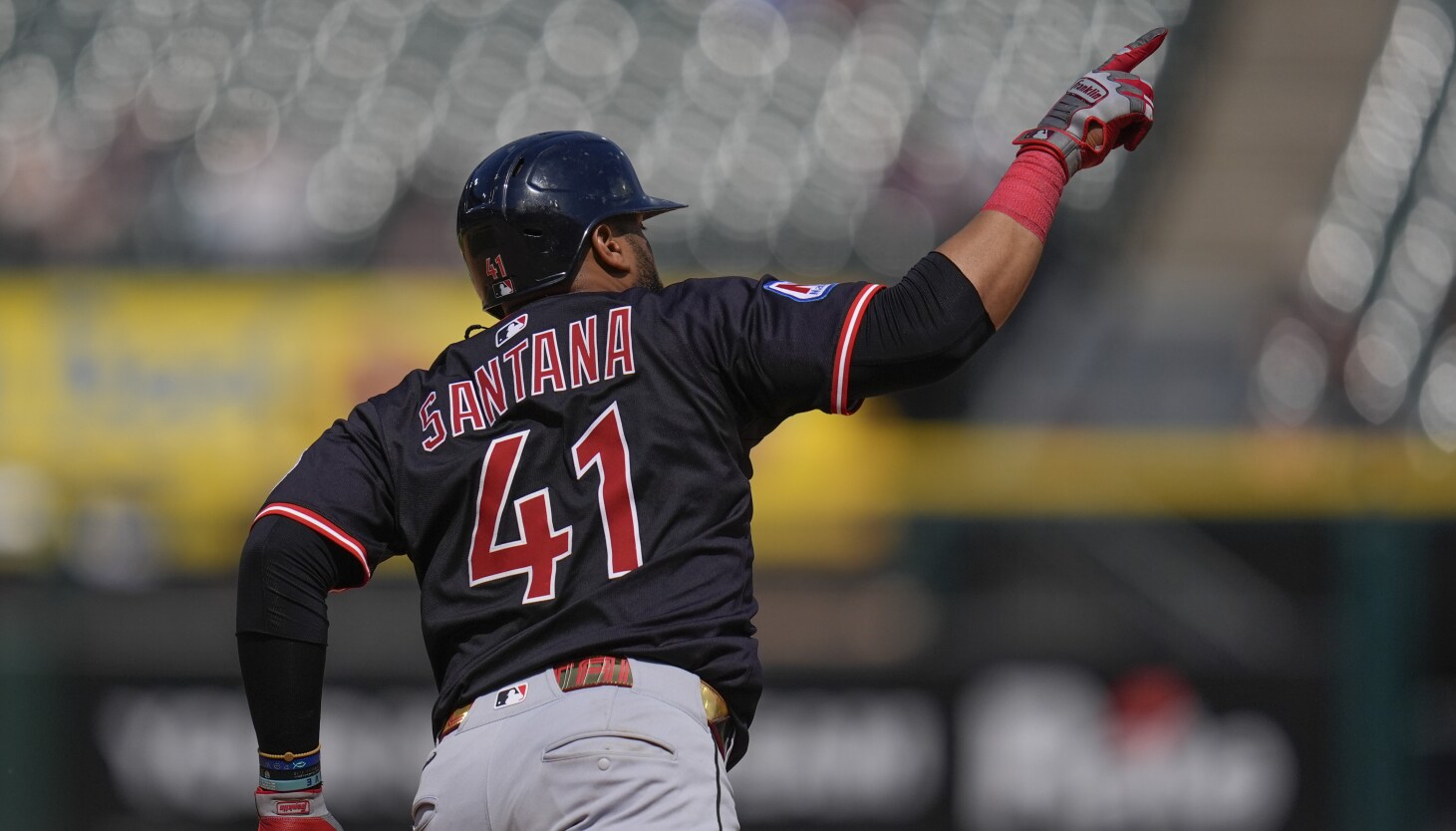 Carlos Santana relives memories of 2016 World Series as he returns to Wrigley Field as a new Cub