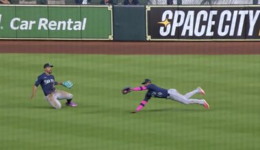 Mariners beat Astros on game-ending Catch of the Year candidate