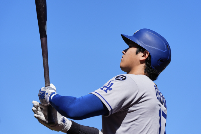 What does 'eat and run' mean? From the first year of ML's top three contracts, Pulpul, Superstar Authenticity and Integrity