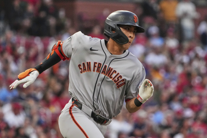 Why did you take out Lee Junghoo?  Fans are so angry...You're going to get hit hard by 40 percent? Missed a chance to enter WC