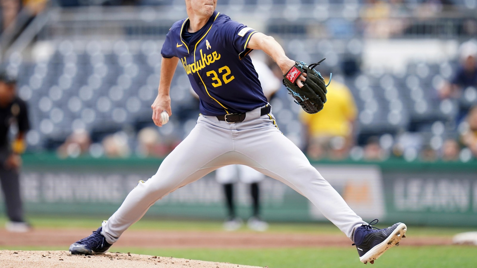 Vaughn has 4 hits, Misiorowski cruises as Brewers pounce on Pirates in 10-2 win for three-game sweep