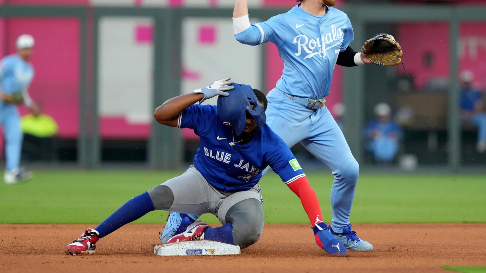Royals' back-to-back homers and Cameron's pitching lift Royals over Blue Jays 2-1