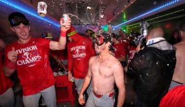 Phillies clinch 2nd straight NL East title with 6-5 win over Dodgers in 10 innings