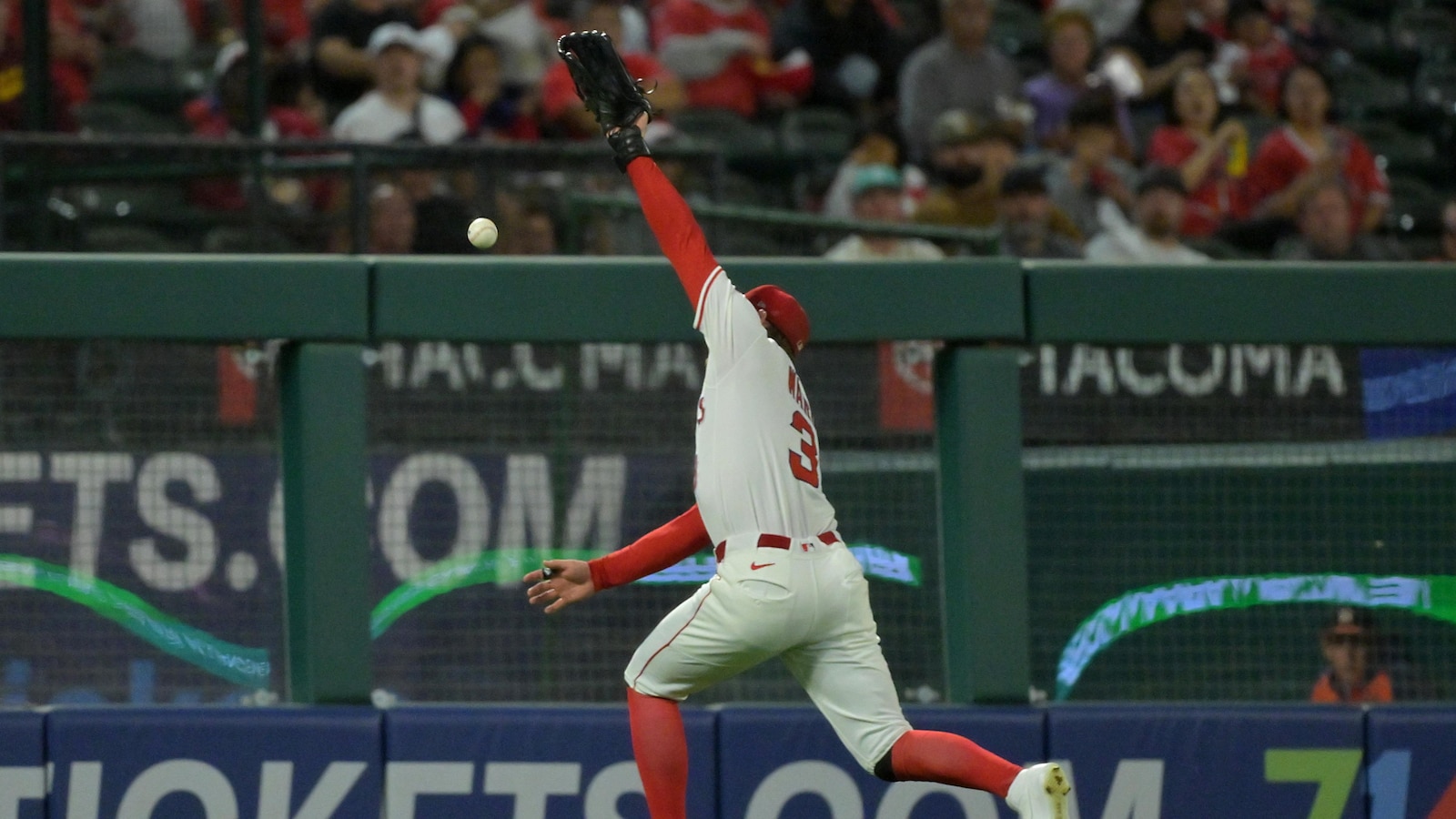 Mike Trout homers twice, and Angels push Astros to brink of playoff elimination with 4-3 win