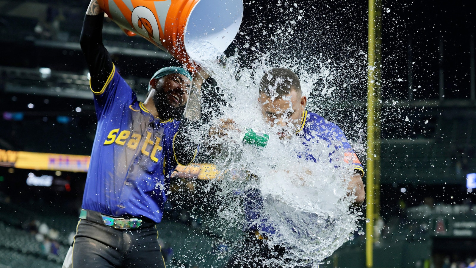 Touted rookie Harry Ford delivers off bench as Mariners top Angels in 12 to tie for 1st in AL West
