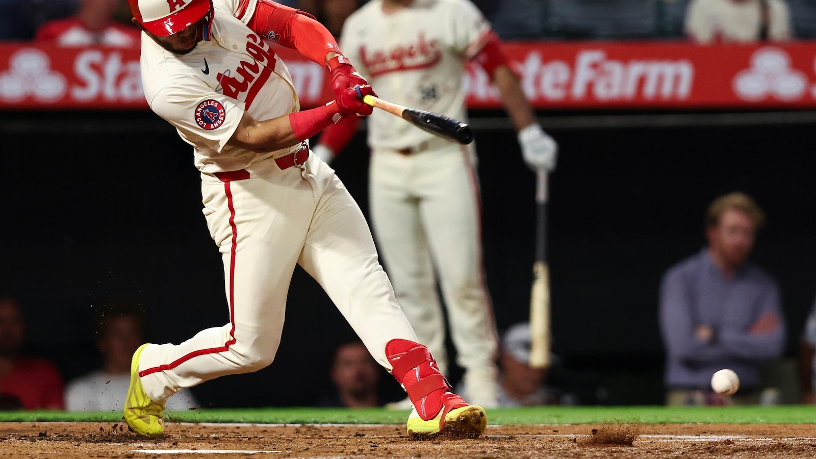 Ward homers, Jansen earns 475th save as Angels avoid sweep with 3-2 win over Royals