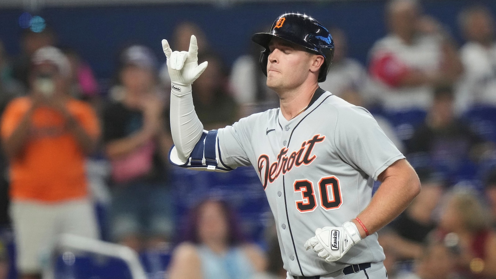 Johnston's two-run homer in 11th lifts Marlins to 6-4 win over Tigers