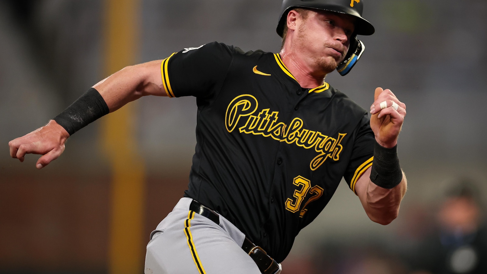 Spencer Horwitz hits 2 HRs, drives in 4 runs as Pirates beat Braves 9-3