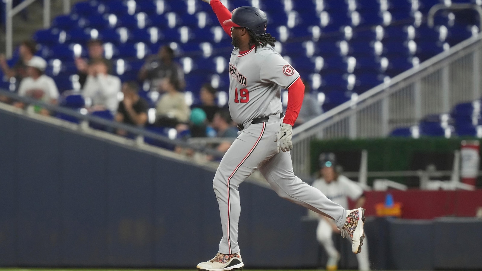 Josh Bell homers again as Nationals hold on to beat Marlins 7-5